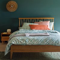 Quilda Oak Bed with Criss-Cross Spindle Headboard